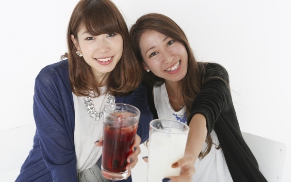 知らなかった！ 飲み会続きでも酒太りしにくい飲み方