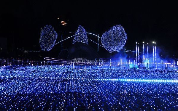 もうすぐクリスマス。うっとりするほど美しい、都内のイルミネーションはこちら