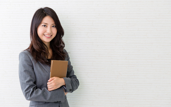 職場でも気を抜かずに！ 職場でモテる女子の特徴って!?