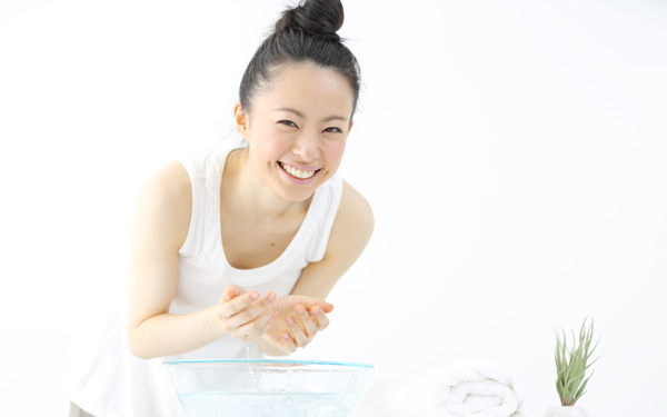 お肌の基本！ 正しい洗顔方法を知ってウルウル肌を手に入れよう！