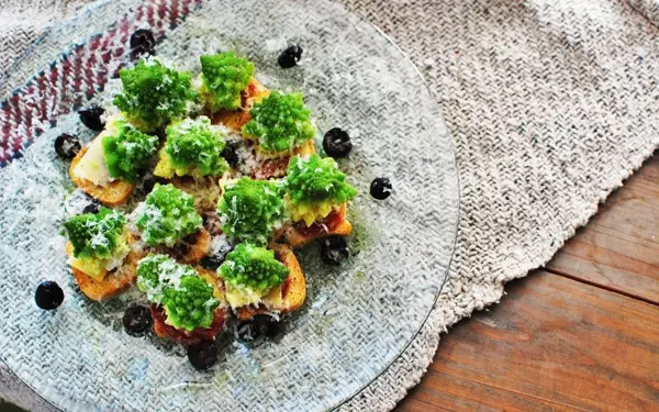 クリスマスオードブル「ロマネスコでミニツリーのオードブル」