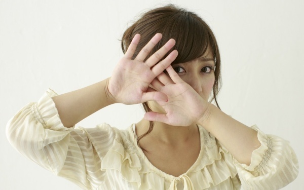 冬の風物詩…パチッと痛い静電気と美容の意外な関係