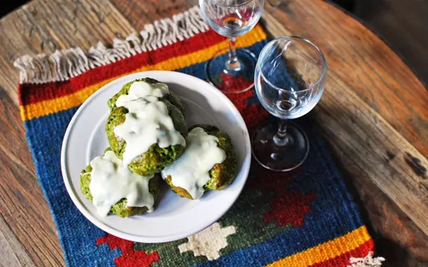 スイーツ作り初心者さんにオススメ！ クリスマス風「抹茶とホワイトチョコのスコーン」