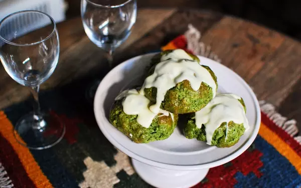 スイーツ作り初心者さんにオススメ！ クリスマス風「抹茶とホワイトチョコのスコーン」