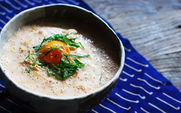 忘年会の続きの疲れた胃腸に、年末にお役立ち「キムチとろろ蕎麦」