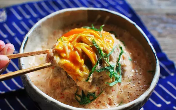 忘年会の続きの疲れた胃腸に、年末にお役立ち「キムチとろろ蕎麦」