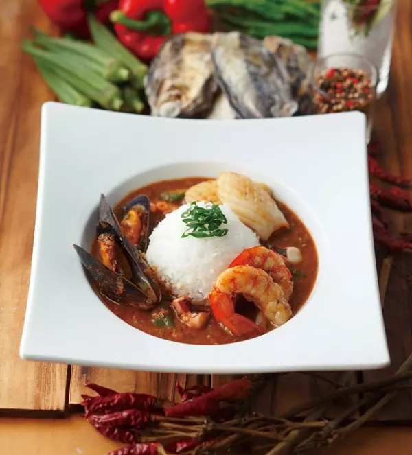 牡蠣がおいしい季節。オープンしたばかりのオイスターバーで牡蠣三昧しましょ！