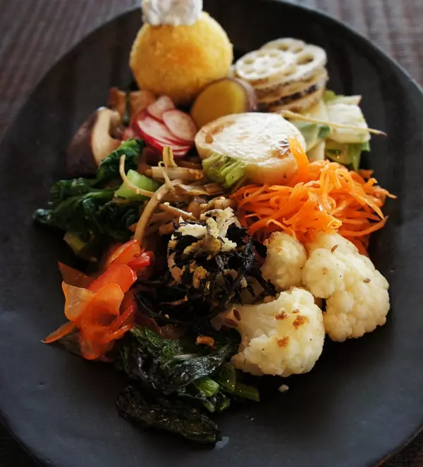 一週間分の野菜がとれる心づくしのランチプレート＠祖師ヶ谷大蔵 ごはん屋 ヒバリ