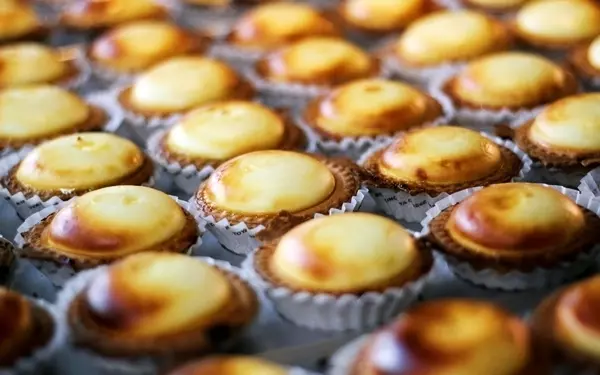 北海道の焼きたてチーズケーキが大人気、自由が丘の新しい顔＠ベイク