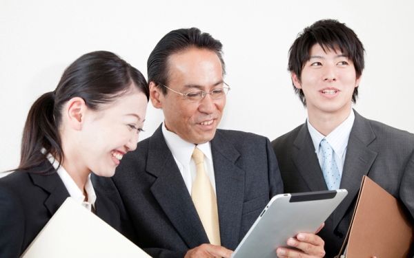 自慢好きな上司との関係をうまく築く秘訣4つ