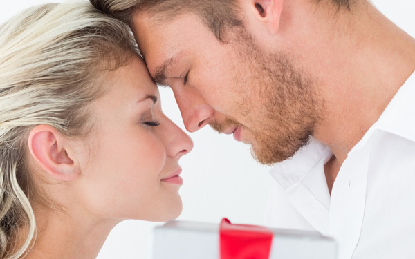 職場に来る佐川男子に渡すツワモノも！ バレンタインにあげるチョコについて大調査