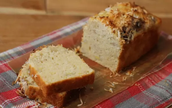 バター不足の救世主。話題のココナッツオイルで作る、「ヘルシー・ココナッツバナナケーキ」