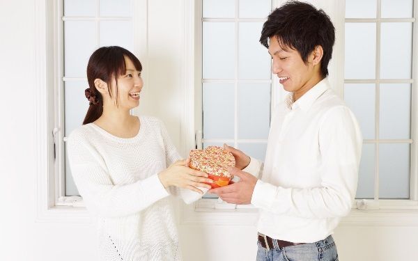 バレンタインのプレゼントをリサーチする時に有効なフレーズ4つ