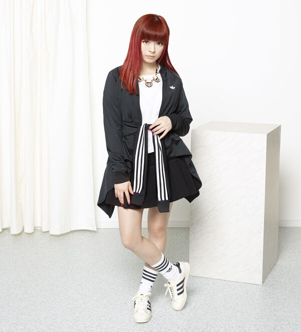 ブームが続くスニーカー、今年はきゃりーも選んだ「ヴィンテージ」がトレンド