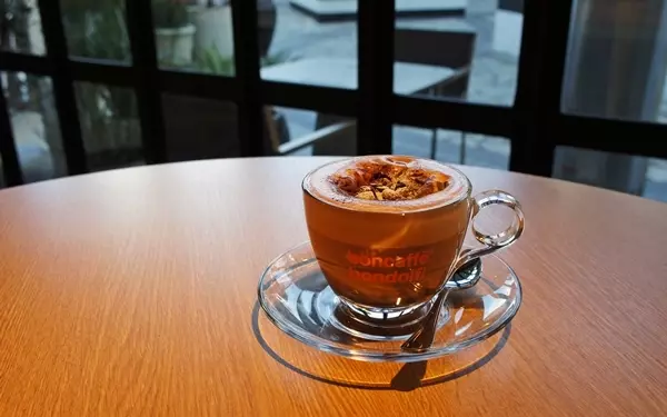 映画で登場したサックサクのパイや限定チョコドリンクも@代官山 ボンドルフィ・ボンカフェ