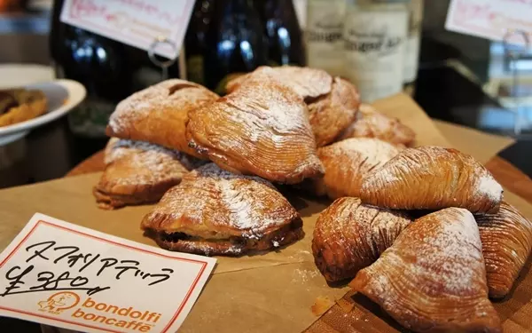 映画で登場したサックサクのパイや限定チョコドリンクも＠代官山 ボンドルフィ・ボンカフェ