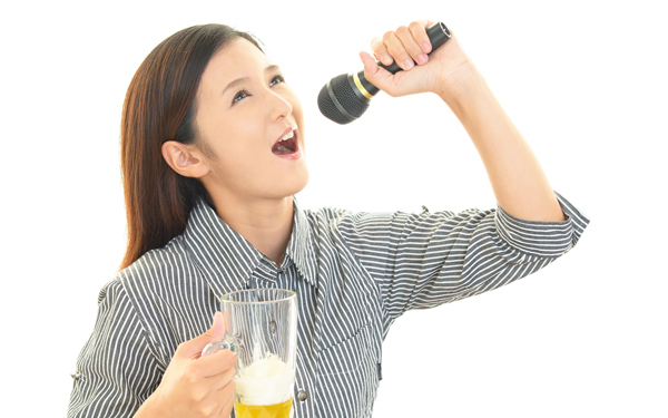 「おじさん女子」認定されちゃうかも？ ガサツ女性の特徴8つ【前編】