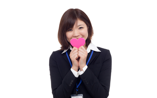 会社で気になる彼に個別に本命チョコを渡すべき？ 悩めるあなたへご回答～