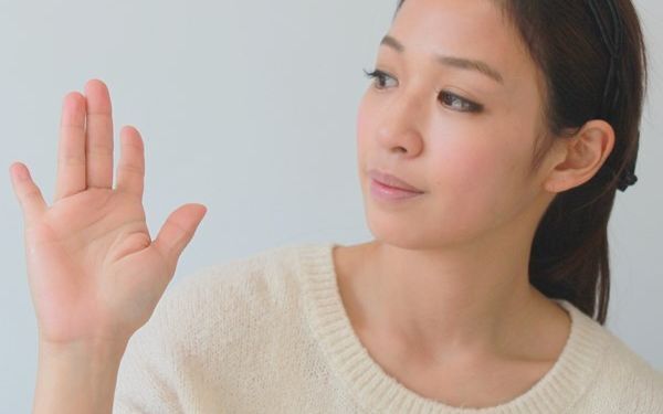 お肌が白く感じる「冬マジック」を春もキープさせる白肌美容法