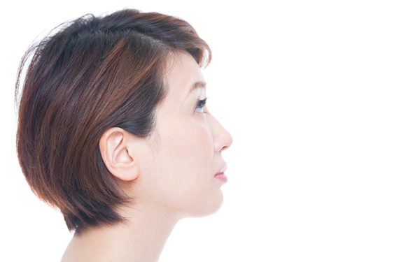 「猫手」に「あいうえお」で二重あごやたるみを撃退！