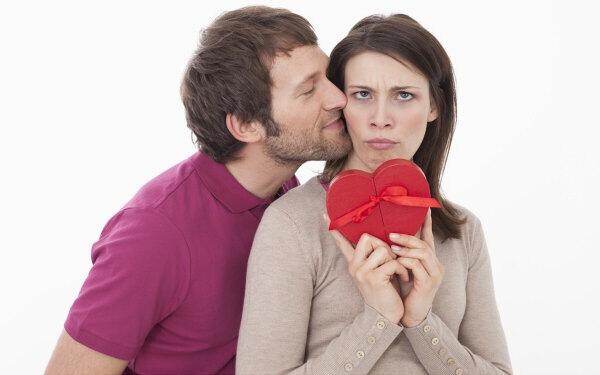 思わせぶりな彼が気になるのは、男を見る目がないから？ 【ひかりの恋愛お悩み相談】