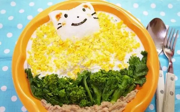 春爛漫！　思わず胸がきゅんとする、白猫のシチュー