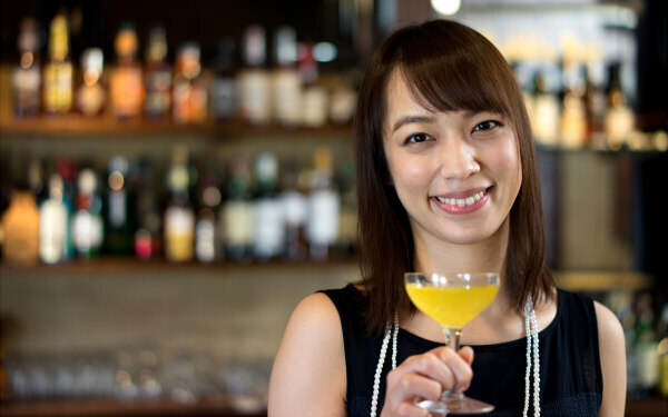 お酒が苦手でも大丈夫、出会いの宝庫「バー」で恋人を見つける秘訣