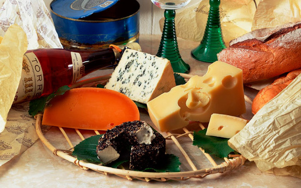 「チーズ＆フルーツ」の絶品デトックスおつまみで彼を虜に