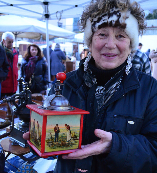 D&GのブレスレットにALESSIの置物…イタリア女性に人気のアンティーク4選