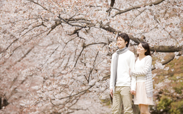ちょっとしたことで印象が変わる、お花見デートで彼が残念に思うこと、喜ぶこと