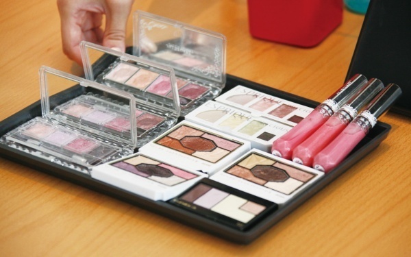 古い化粧品を再利用する裏ワザ。そのまま使うと危険！