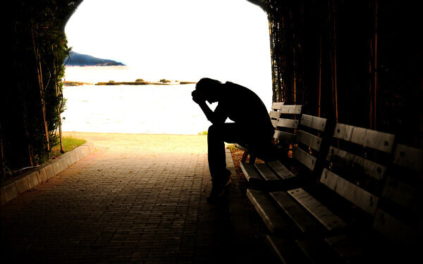 ネガティブ男子を前向きに変えるには。 否定しちゃうと一層カラに閉じこもる危険も！