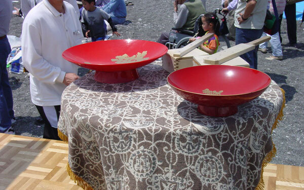 GWのお出かけ候補に。豪快すぎる！ 何かと話題の高知県の奇祭「どろめ祭り」