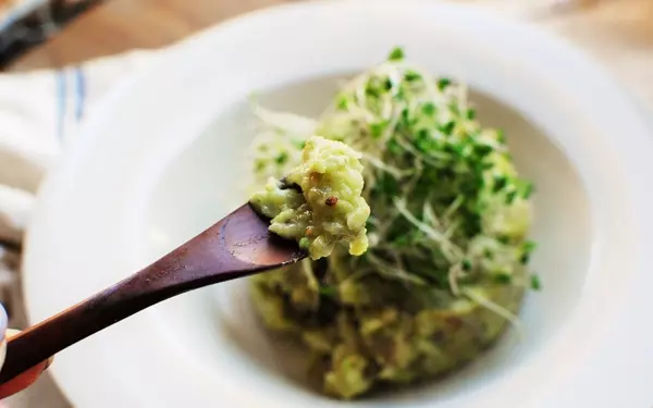 白ワインのお供に、おしゃれおつまみ「真鯛とアボカドのヘルシータルタル」