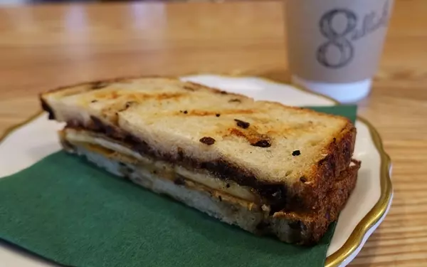 スイーツのクオリティ高っ! 東京を代表するヴィーガンカフェのお菓子工房でコーヒー@エイタブリッシュ