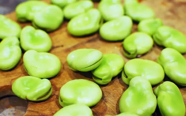 春色＆ヘルシーなサラダでおもてなし「そら豆とテンペの春サラダ」