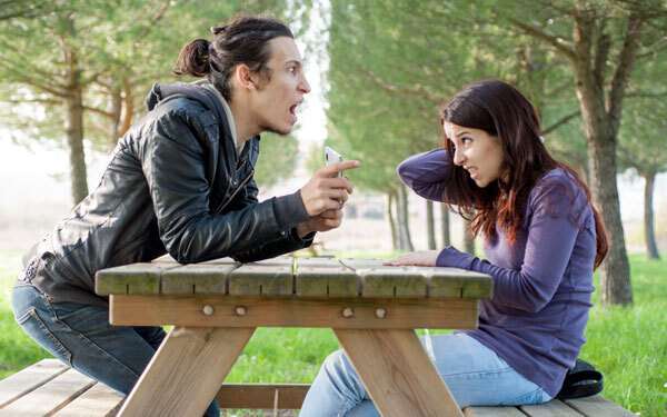 見逃さないように注意して！　モラハラ男がしがちな言動