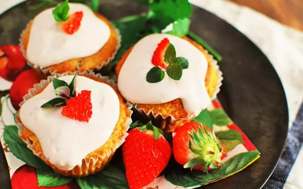 母の日は手作りスーツでサプライズ！ママいつまでも健康でね「ヘルシーいちごマフィン」