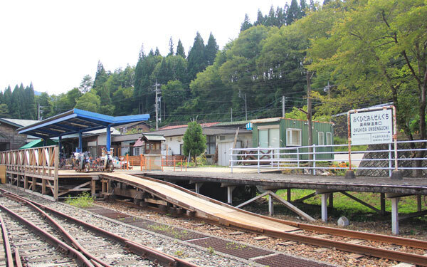 線路の上をサイクリング、岐阜県奥飛騨の「レールマウンテンバイク ガッタンゴー」が大人気！