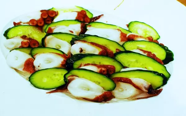 ジメジメした夜にオススメ！ ふたつの食材でできる、ビールに合う簡単サッパリおつまみ！