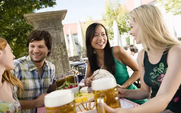 ランチのノミュニケーションは、もはや新常識?!　ノンアルで職場の雰囲気がよくなる？　