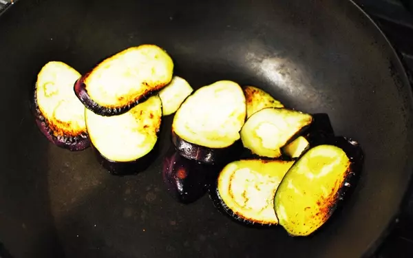 男の胃袋を掴む「生姜焼き」を、イタリアンでおしゃれに