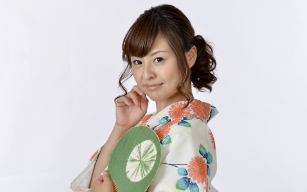 浴衣姿が引き立つ。彼に「おっ」と思わせるワンポイントテク