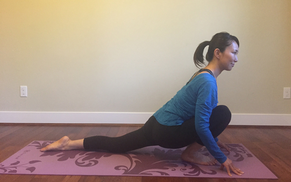 下半身太り解消！　リンパを刺激するヨガポーズ