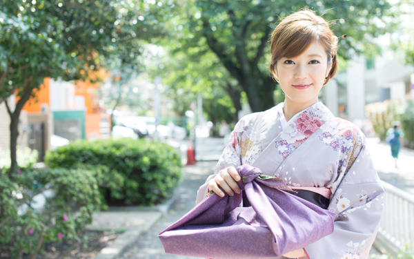 お中元の季節到来！　女性らしさ溢れる気遣いのポイント