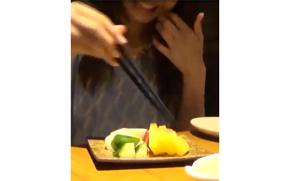 「飲み姿カワイイグランプリ」の女王 中村静香から学ぶ、オトコを落とすリアルなテクニック