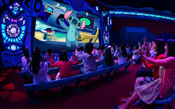  東京ディズニーランドに「スティッチ・エンカウンター」がオープン