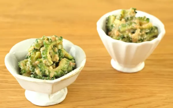 レンジで簡単！ 5分でできるゴーヤの梅味噌和え