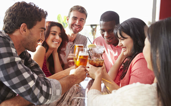 ちょっとあざといくらいがベスト　お酒の席で男性を落とす方法