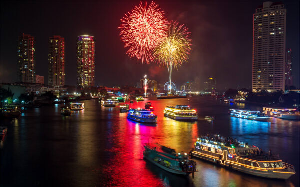 夏の出会いを手にしたいのなら、納涼船に乗ってみよう！